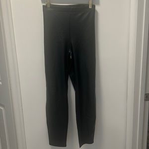 Chicos Faux-leather leggings in black